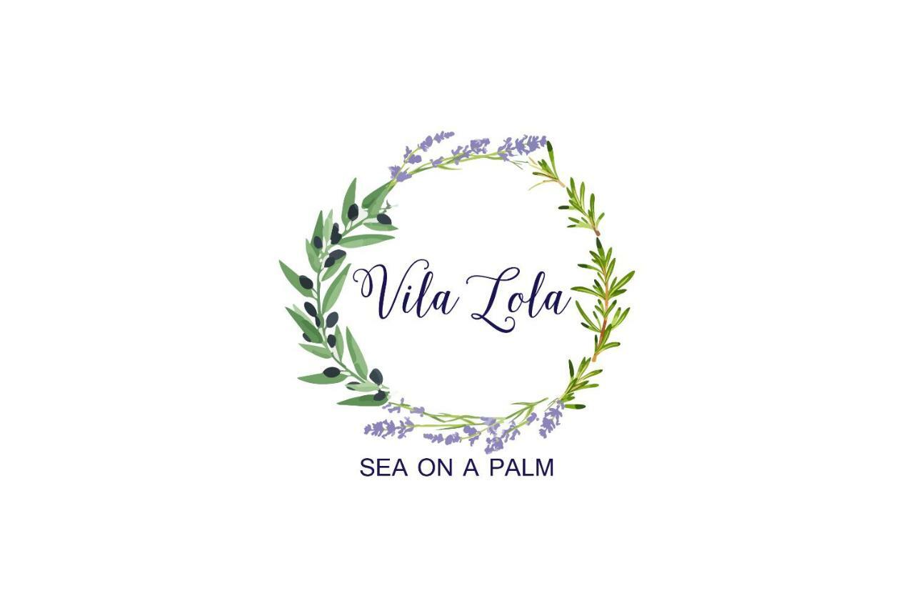 Holiday Home Lola, Sea On A Palm! Heated Pool Трогир Екстериор снимка
