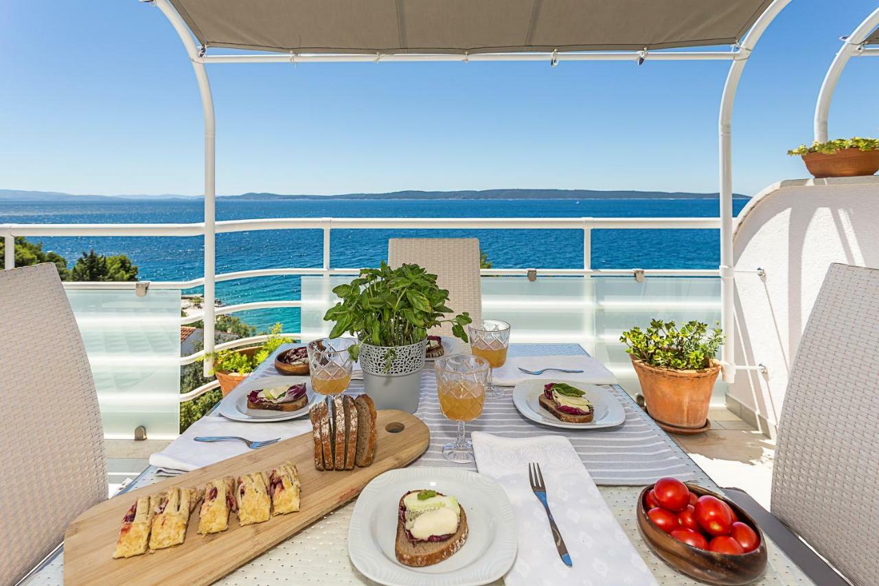 Holiday Home Lola, Sea On A Palm! Heated Pool Трогир Екстериор снимка