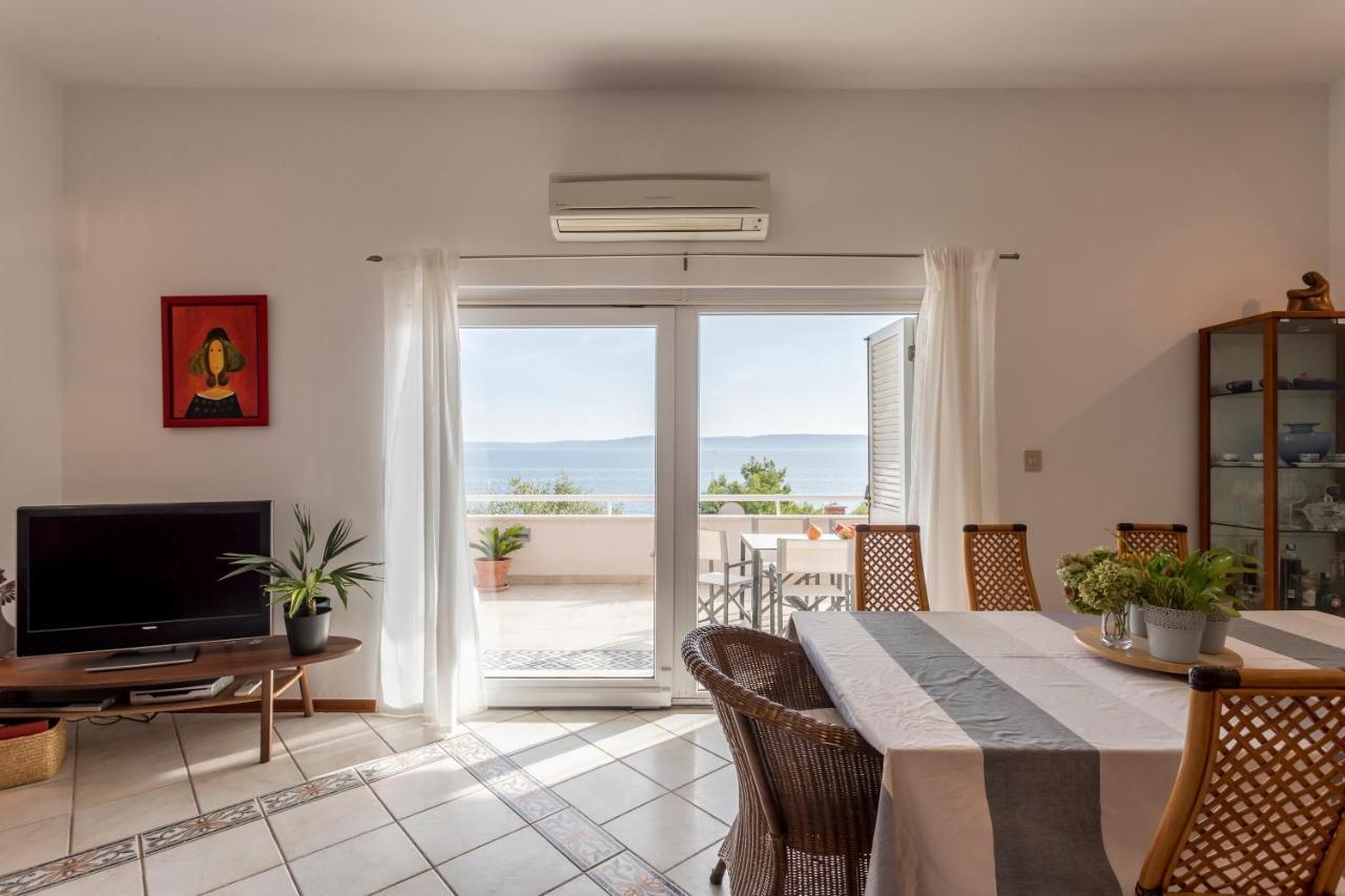Holiday Home Lola, Sea On A Palm! Heated Pool Трогир Екстериор снимка